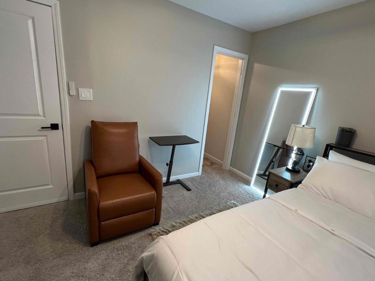 Hometel Premium Guest Suite W/ Private Entrance Ypsilanti Eksteriør billede
